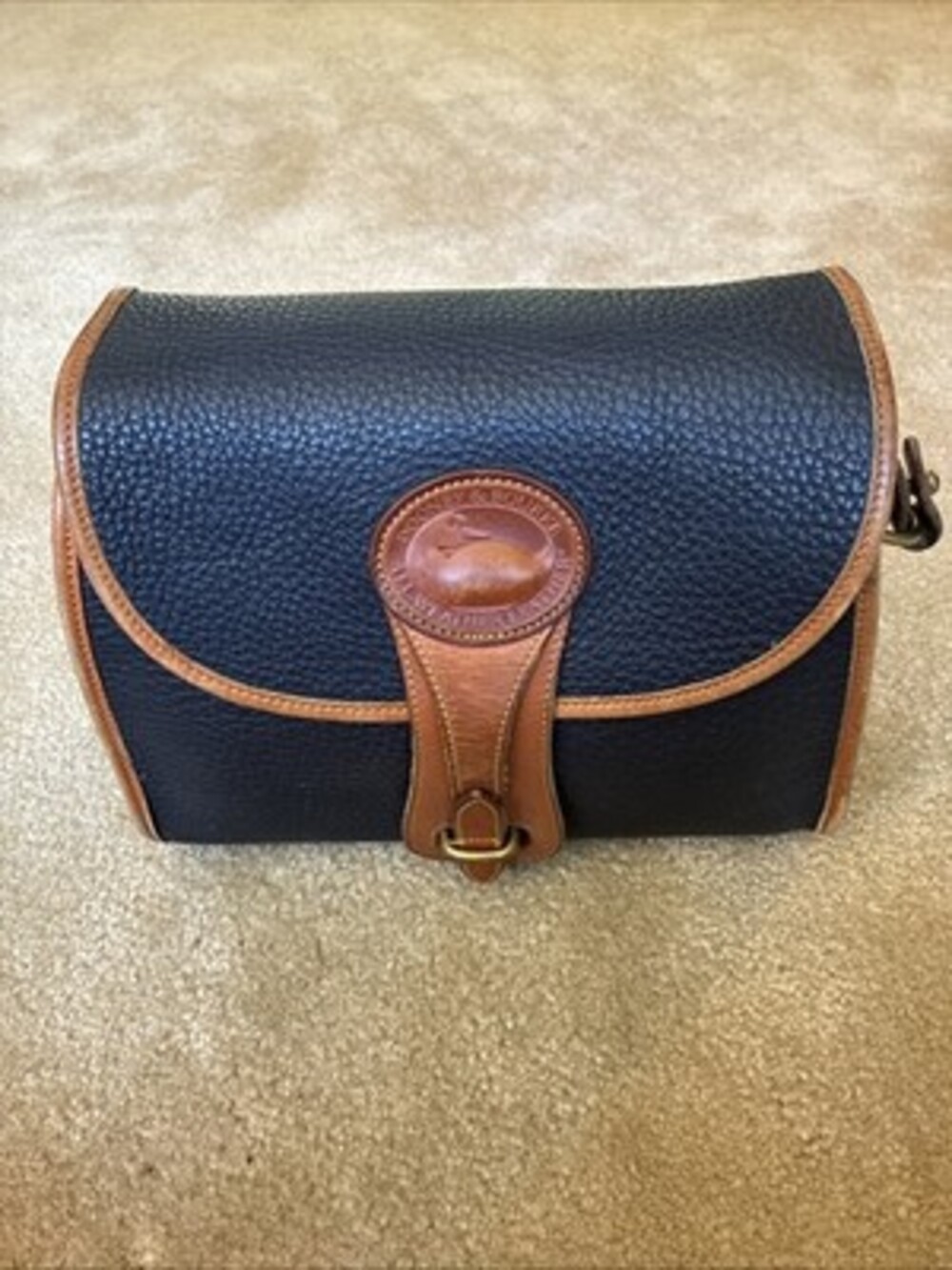 Vintage Dooney & Bourke Crossbody Leather Essex Handbag USA Pebbled Black
